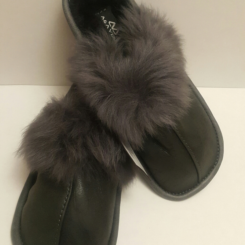 COPY - Curlly Slippers - Real Fur